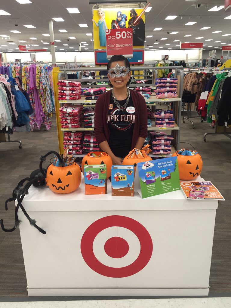 MegAnderson2151's tweet photo. #Spooktacular #WemakeTarget #Halloween #Legacylegends https://t.co/hnyU45rIEE