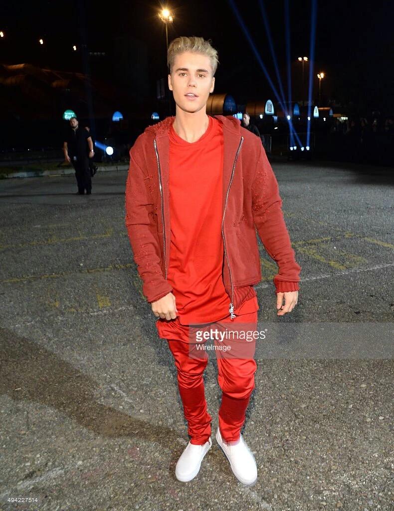 cathfeeling's tweet photo. MEU DEUS TENHA MISERICORDIA DA MINHA VIDA WatchBieberBackOnEMAs #EMABiggestFansJustinBieber https://t.co/8URfeOIIFH