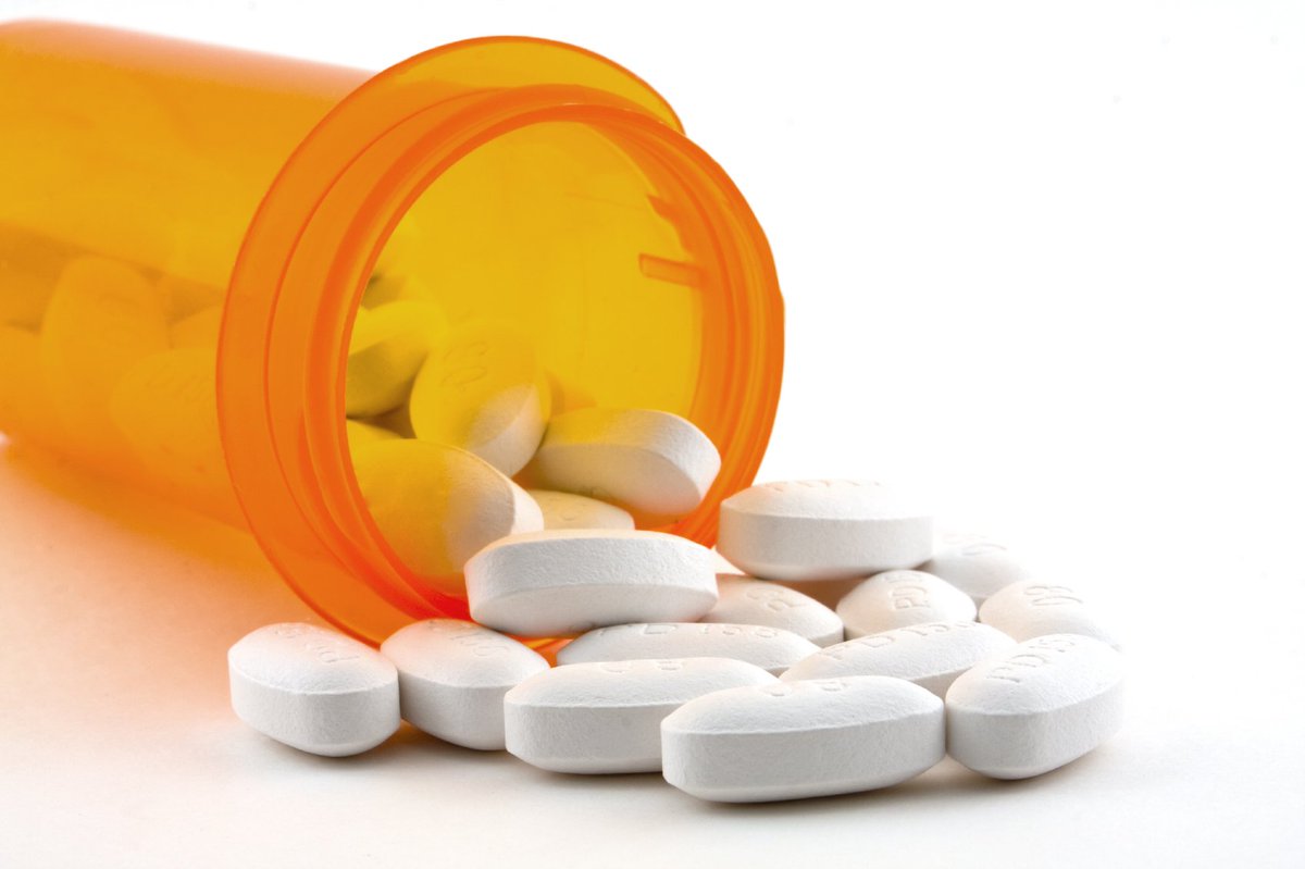 HarvardHealth's tweet photo. Two studies support broader use of #cholesterol-lowering statins https://t.co/P6BfbyPFv5  #HarvardHealth https://t.co/xBEYTfP3Rd
