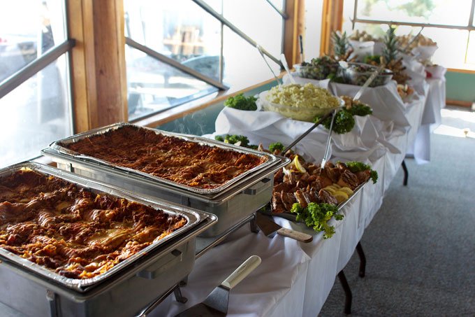 oliviackcs's tweet photo. @hugo4de @3DogsWhite @MishaMischief ETH42, NY2A. Tuna is 3rd item from the left on the buffet. #TheAviators https://t.co/VH4WWGbHlX
