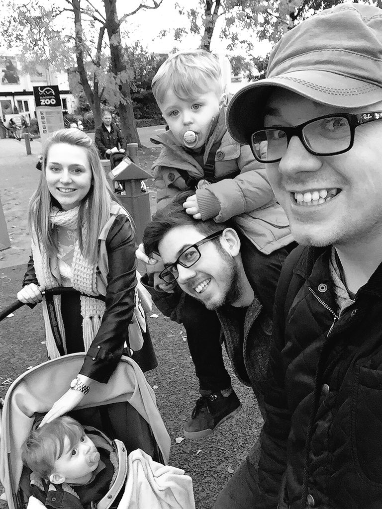 JackMcCaw1's tweet photo. Day out at the zoo! @sherylanders @Aaron_McCaw @MIKEYM00 w https://t.co/MRPIWsHnLz