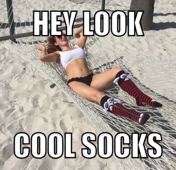 MurrayNewlands's tweet photo. Hey look cool socks with @OlgaKay #izeafest #izeafest15 https://t.co/5KPjnV40wY