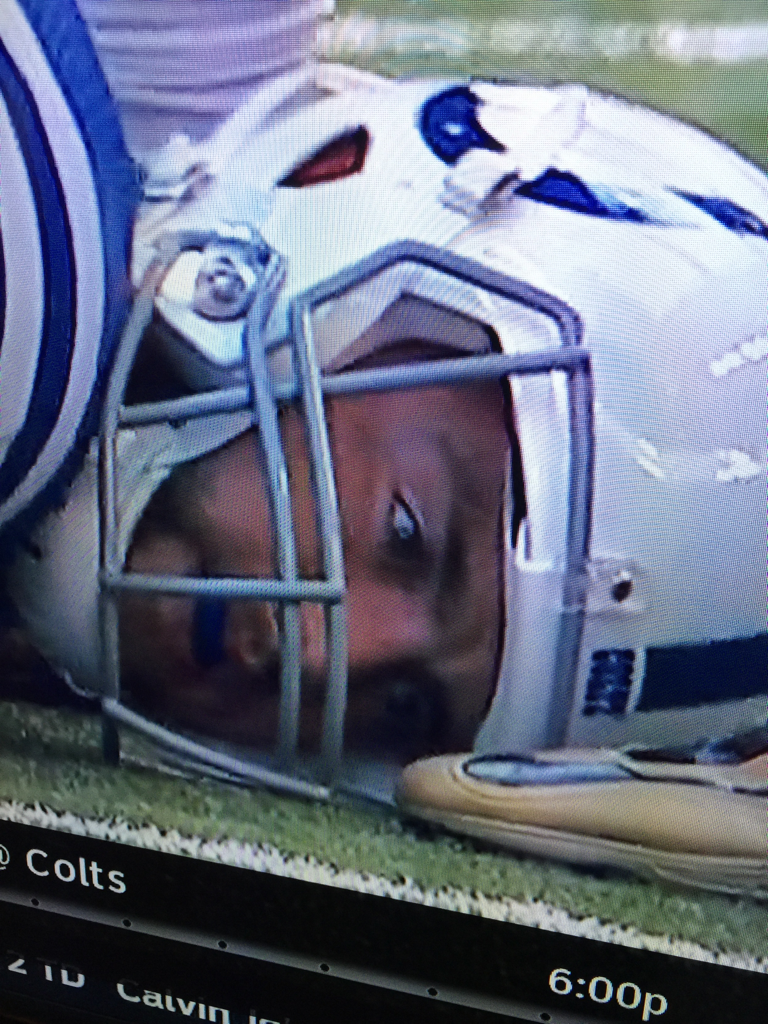 robkajun's tweet photo. Andrew Luck ponders his game so far. #NOvIND https://t.co/uyNk0oPMFQ
