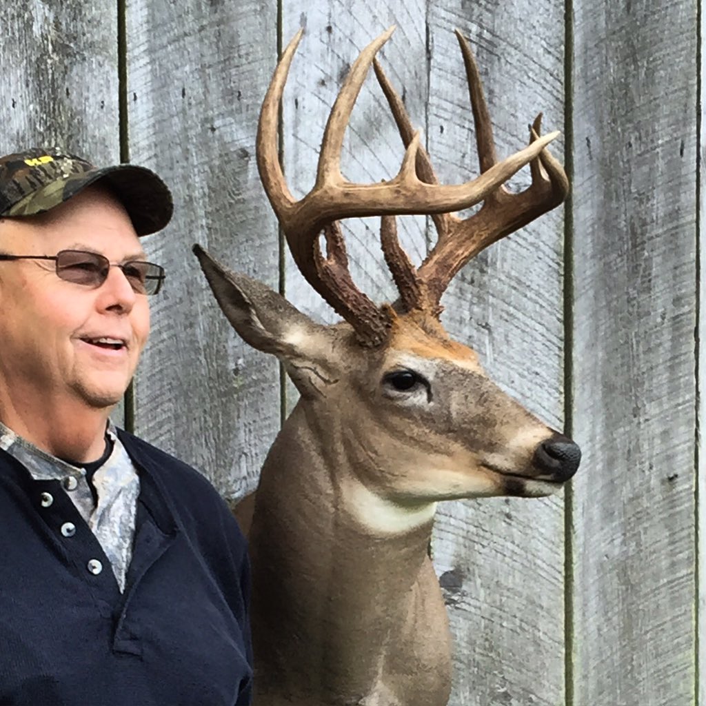 RushUltimate's tweet photo. One of the older members of the #UltimateRush family got his NKY buck back today. Final score 141 https://t.co/7H4Gwv9MrP