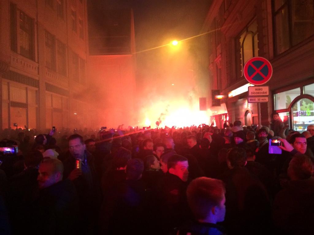BrigataGroninga's tweet photo. 5 absolute topdagen overigens. #libgro #necgro #awaydays https://t.co/gbI1CMwxG9