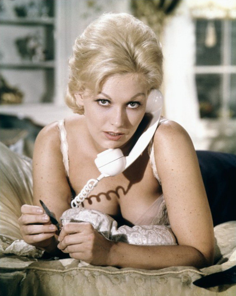 This is What Kim Novak Looked Like  in 1962 