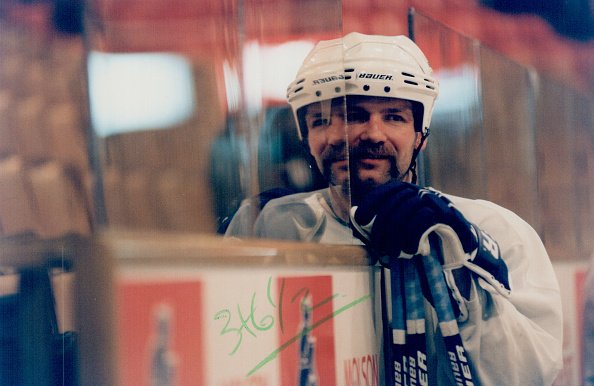 HAPPY BIRTHDAY TO LEAFS LEGEND: WENDEL CLARK!!! :D :D :D 