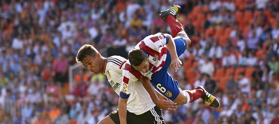 A3Noticias's tweet photo. ¡Empieza el partido en el Calderón! Sigue aquí en vivo el @Atleti - @valenciacf https://t.co/V1CHC2tH1K https://t.co/sj85YrC8j3