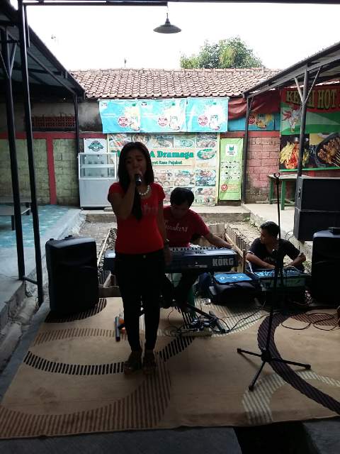 PujaseraDramaga's tweet photo. Live Music every Saturday @PujaseraDramaga @CekerBangGendut @MangNyere Come n Join Us... https://t.co/zdEvdZ2gfq