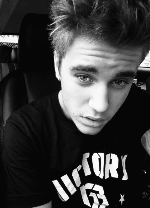 xbiebergrier's tweet photo. RT TO VOTE VOTEJustinBieberEMA #EMABiggestFansJustinBieber https://t.co/xves6dKYKh