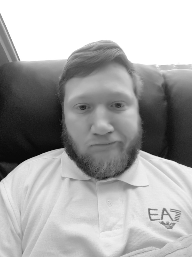 connex183's tweet photo. Chilling before church https://t.co/yDe9irhHqK