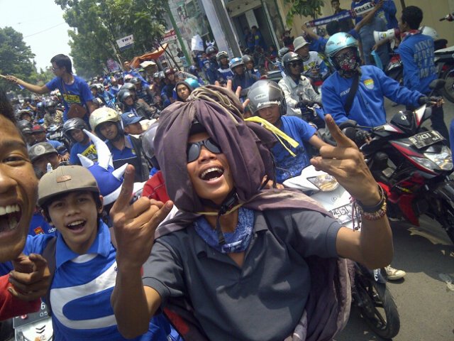 Sulhan_tiar's tweet photo. #persibday #bandung #juara ! https://t.co/LtR3mkAD24