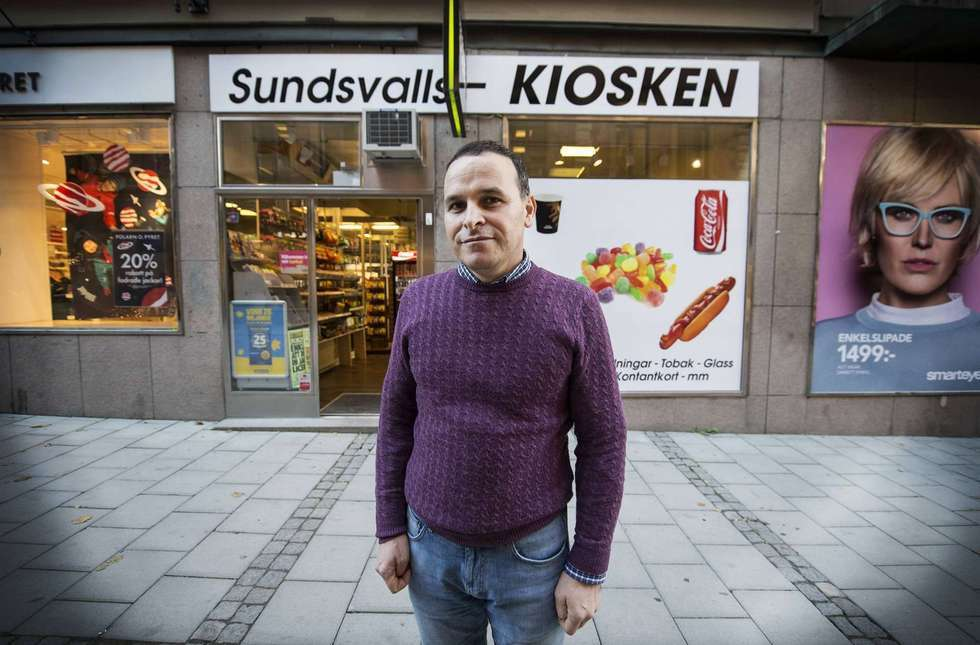 STnu's tweet photo. Naasan Alshekh Ahmed tröttnade på alla nej när han sökte jobb. Öppnade eget i #Stenstan.
https://t.co/RJZCuOWELG https://t.co/IKe0J4BGjO
