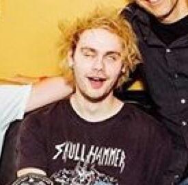 Daniel_5sos's tweet photo. The legend continues... https://t.co/dKrbKZ6Pg4
