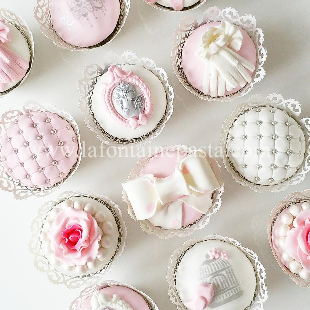 AyeHosman's tweet photo. Cupcake eğitimi 😀 #cupcakeeğitimi #cupcakekursu #lafontainepasta #butikpastakursu #istanbul #başakşehir https://t.co/2HSHMfJkFX