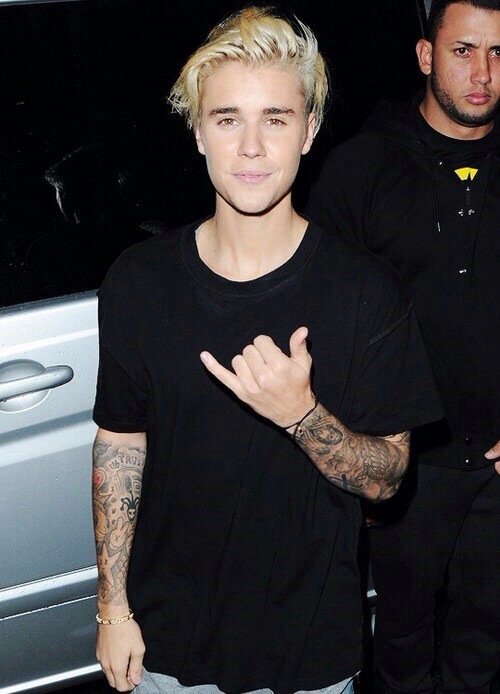 ifxckdbieber's tweet photo. rt for this hottie #EMABiggestFansJustinBieber https://t.co/SIE8ERqWcQ