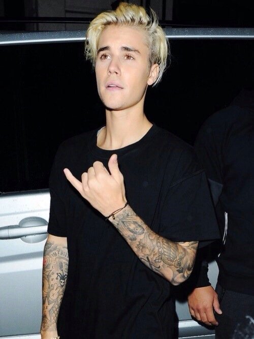 ifxckdbieber's tweet photo. rt for this hottie #EMABiggestFansJustinBieber https://t.co/SIE8ERqWcQ