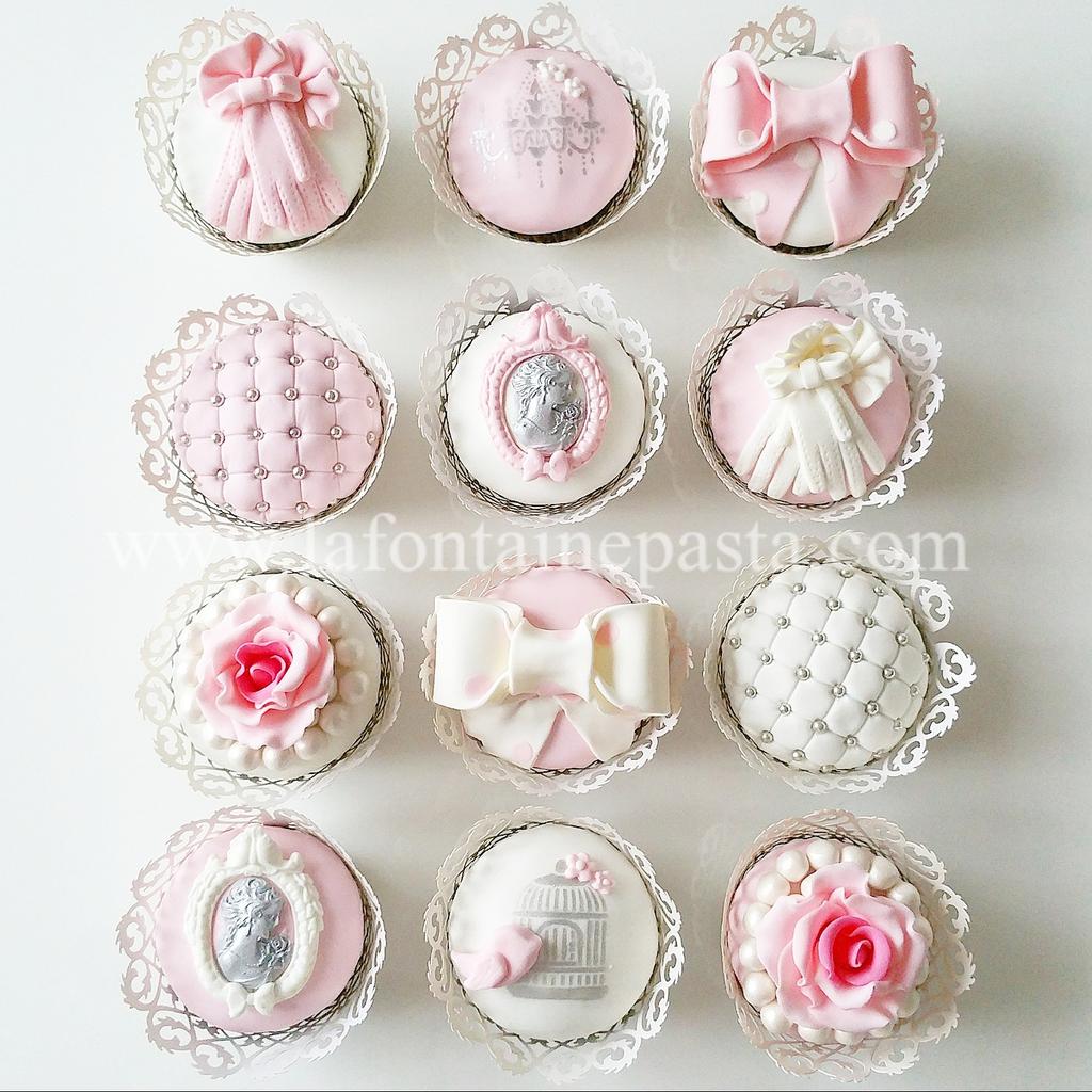 AyeHosman's tweet photo. Cupcake eğitimi 😀 #cupcakeeğitimi #cupcakekursu #lafontainepasta #butikpastakursu #istanbul #başakşehir https://t.co/2HSHMfJkFX
