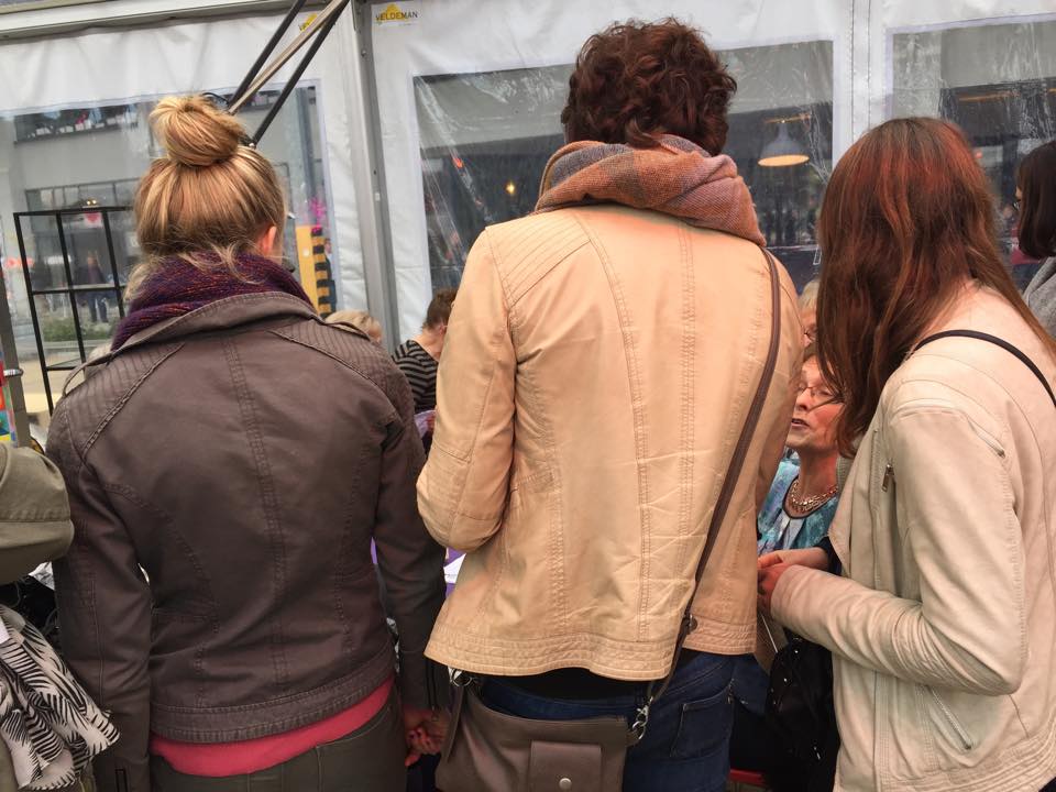 designbrabant's tweet photo. De grannies @grannysfinest zijn zo populair dat ze bijna niet aan breien toekomen! #livinglab #socialdesign #DDW15 https://t.co/YQDwF91o8L