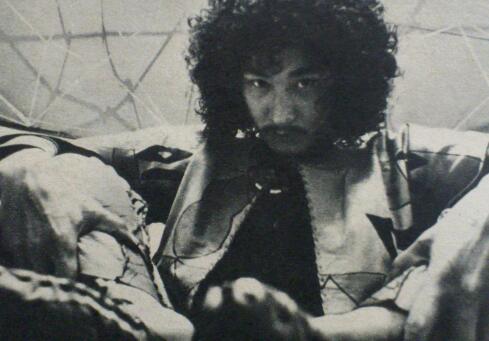 Twitter 上的 マモル 1969 アフロヘアー アフロヘアーの山本寛斎さん いい目つきをしますね 1971 カプセル ショー モデル 杉本エマ 作品 山本寛斎 T Co Oqtgnnzlod Twitter