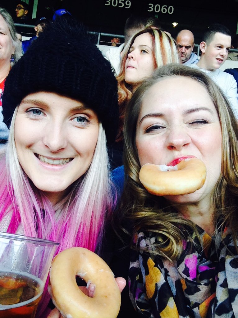 michelleyPR's tweet photo. Let's go 'Murica! #NFLUK #wembley https://t.co/WbbrLjLUdu