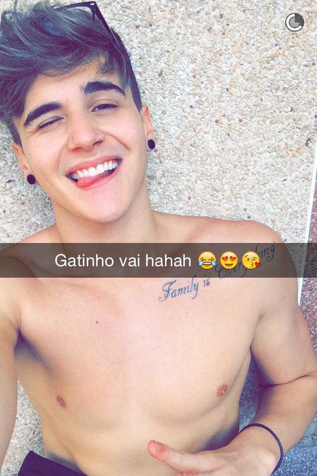 alexmapelli0's tweet photo. Boa tarde 
#EMABiggestFansJustinBieber https://t.co/tMdx1JBXGV
