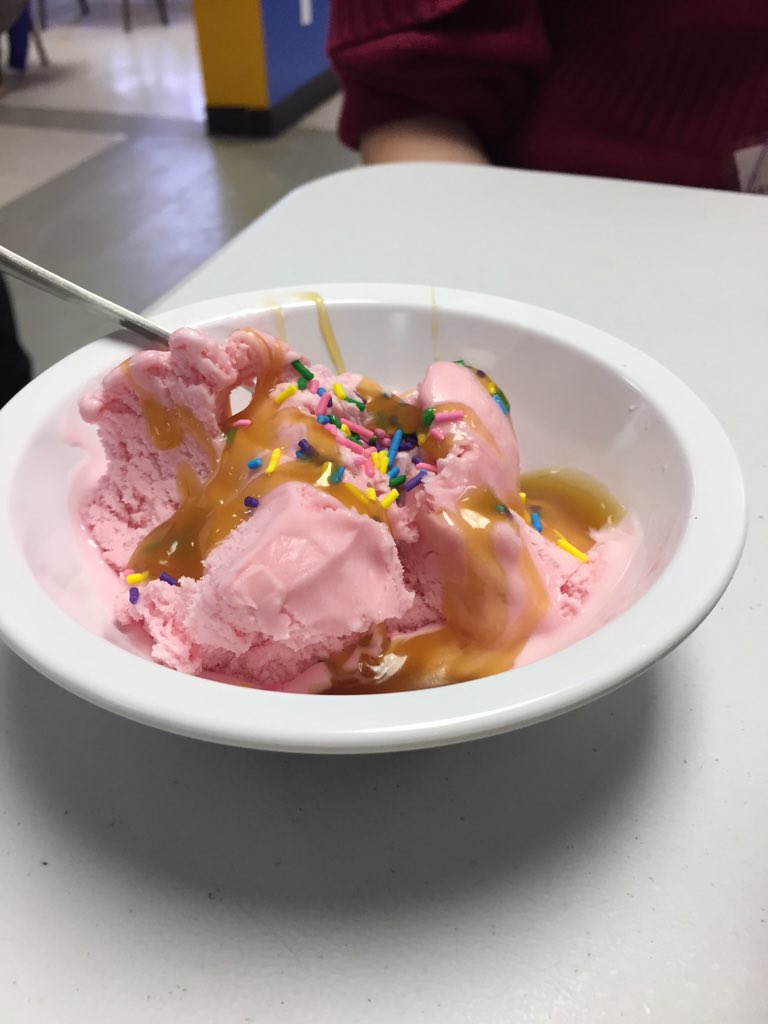 MightySchwartz's tweet photo. This dessert is like a unicorn in a bowl. #makeitknown2015 https://t.co/goFggTRmZX