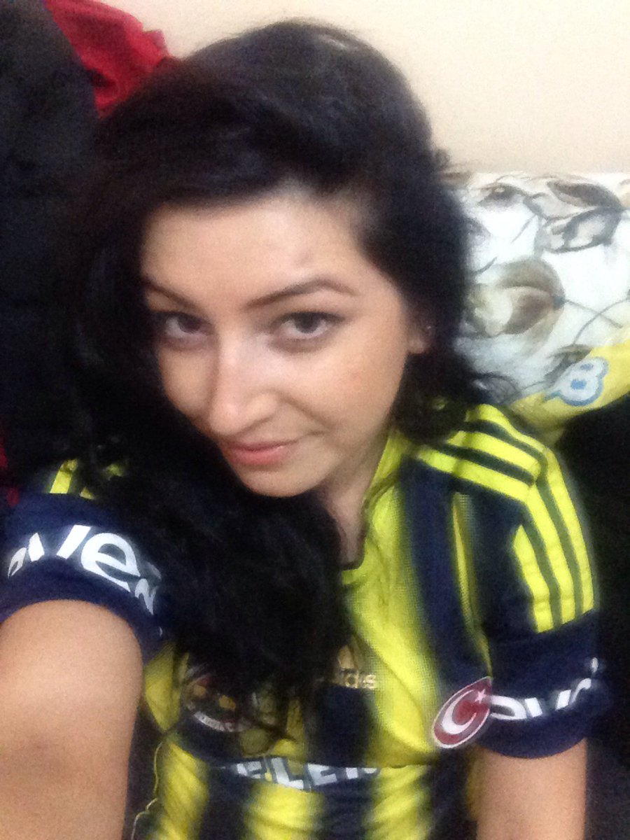 aytansibel's tweet photo. Futbol 💙💛 (@ Gemici Cafe w/ @uznilker @aytanfatma07) https://t.co/gGgIhWICS2 https://t.co/YjjQNZkV69