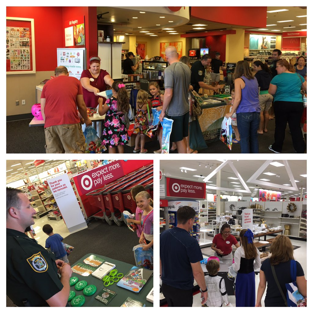Mdelgado10M's tweet photo. Love that we get to host events like #Spooktacular at #target candy and smiling little faces @johnson_sarah2 https://t.co/g0yATVFyjM