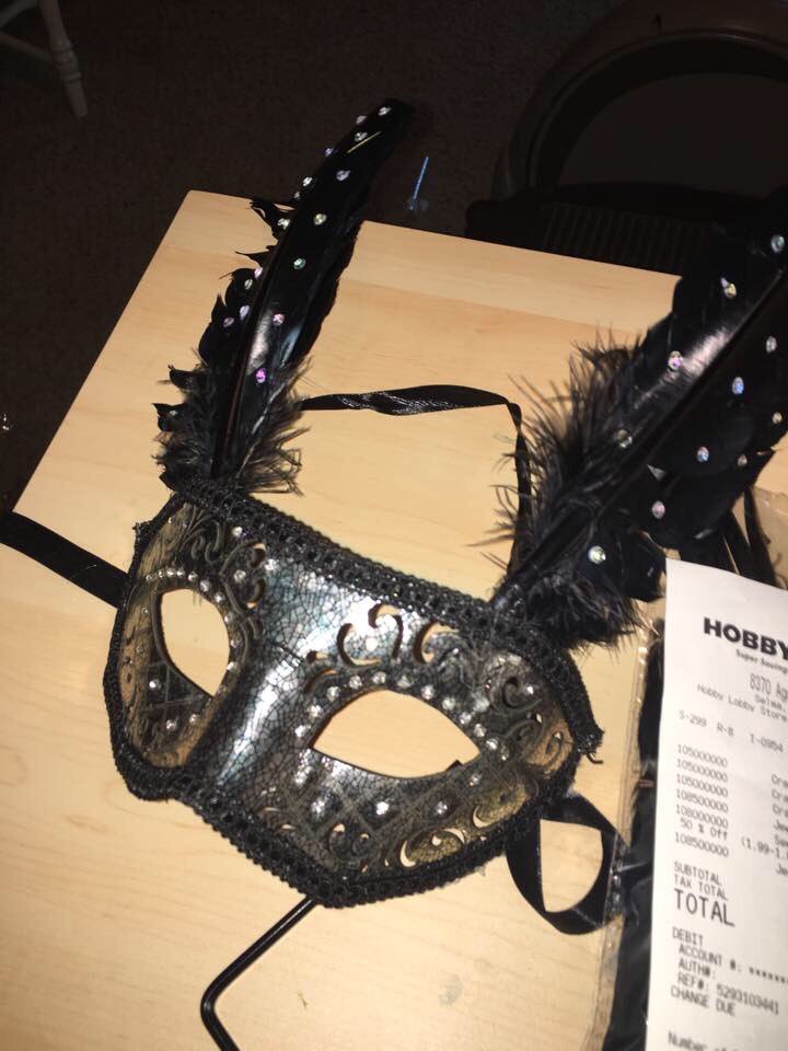 GiveAHootSelma's tweet photo. Here is a sneak peak of some of our masks, come out Friday to support breast cancer 🎀 https://t.co/UCCj8tYot3