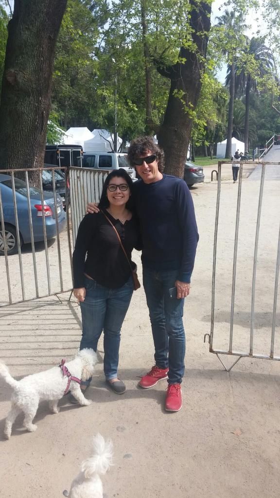 reinitapepeada's tweet photo. Que simpático Roberto Musso @cuartetodenos muchas gracias!A verlos hoy en el @fiiSorg #parquequintanormal #fiss2015 https://t.co/brm3CfVNTj