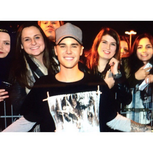 jwstinbiebrz's tweet photo. O SORRISO MAIS SINCERO,
MELHOR IDOLO
BELIEBERS MELHORES FÃS 
VOTEJustinBieberEMA #EMABiggestFansJustinBieber https://t.co/uDP3ChmkDA