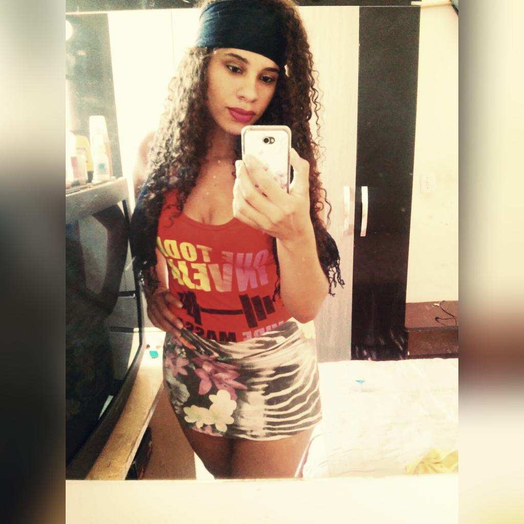 ariadnecrespo1's tweet photo. Domigao dii leve..... #fdsacabando https://t.co/SljP0j0Nzr