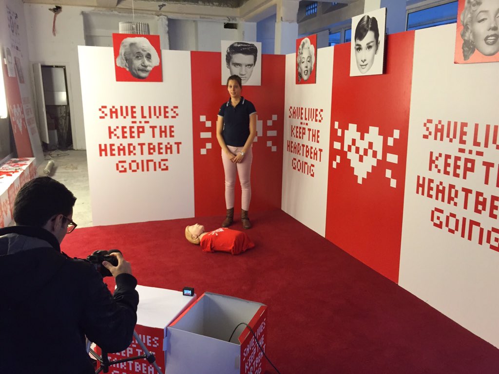 KeepHeartbeat's tweet photo. Dit weekend weer een heel aantal mensen leren reanimeren in #Maastricht ondertussen werken we aan een promo filmpje! https://t.co/ohYhlNVsPi