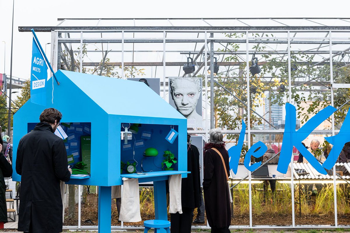 designbrabant's tweet photo. Mooi voorbeeld van #socialdesign in #dekas15 Matchmaking tussen designers &amp; boeren #ddw15 #livinglab #agmd @NmeetsD https://t.co/F4SyZu60mo