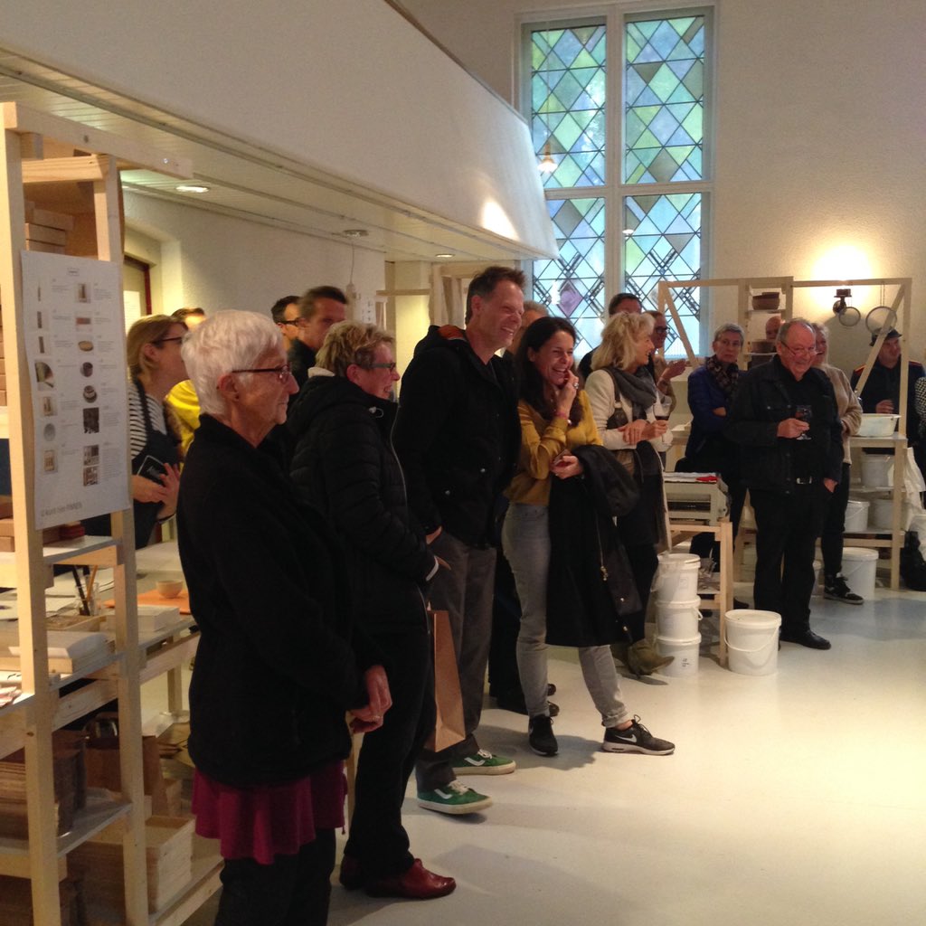 Veiling bij Atelier NL. Prachtig werk onder de hamer voor het goede doel. Buy that church! #robheid