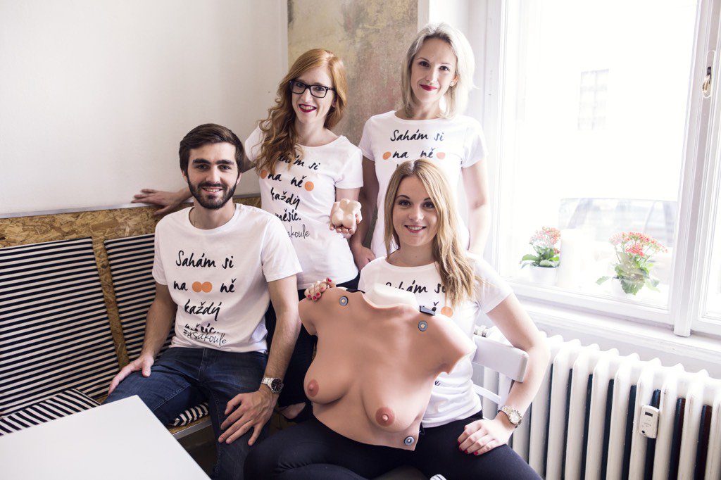 Tričko #prsakoule do každého šatníku, pytlík do každé rodiny. Naše <a href="/loonocz/">Loono</a> kolekce je venku prorado.st/loono