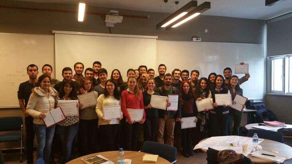 Uzunca bir aradan sonra Türkiye'nin aydınlık yüzünü görmek iyi geldi. Bravo Turk Eğitim Derneği! <a href="/TED1928/">Türk Eğitim Derneği</a> @TEBANKARA