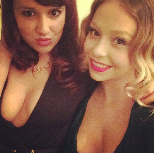 Rebeccamarv's tweet photo. @VictoriaBurns8 are you still gracing us with your presence next weekend 😏😘😜 https://t.co/DtTNU2VXiQ