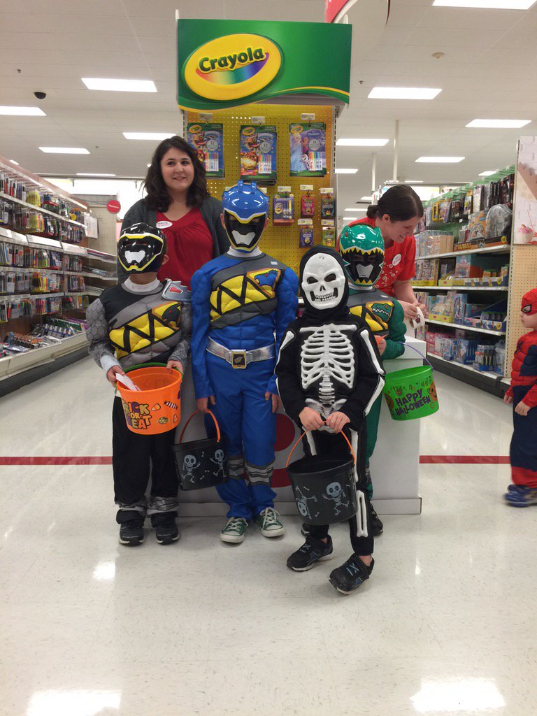 jenniferasmith3's tweet photo. Spooktacular is underway at T1861!!#T1861#Target @KevinWolfe88 @scholer_r @lv_huff https://t.co/YIpy4SNZyk