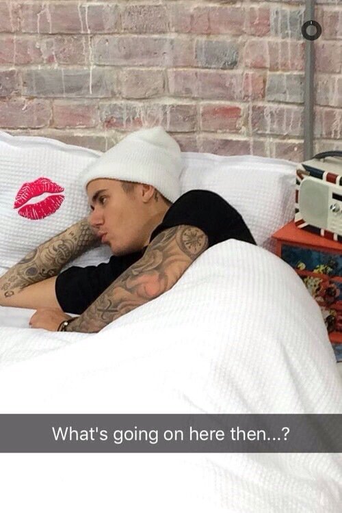 ifxckdbieber's tweet photo. baby all i want is YOU #EMABiggestFansJustinBieber https://t.co/EhJDTwFL92