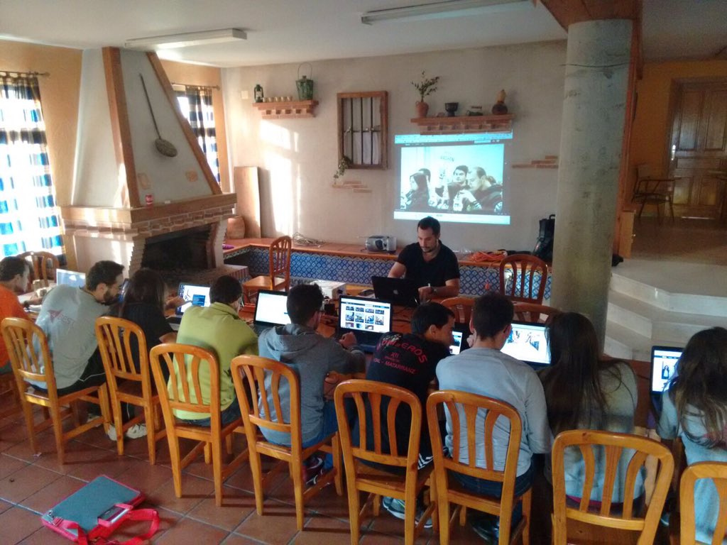 BESTValladolid's tweet photo. Seguimos aprendiendo #training de #IT  &amp; #Design impartido por Mario https://t.co/FQSM3jogvj