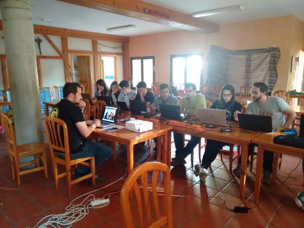BESTValladolid's tweet photo. Seguimos aprendiendo #training de #IT  &amp; #Design impartido por Mario https://t.co/FQSM3jogvj