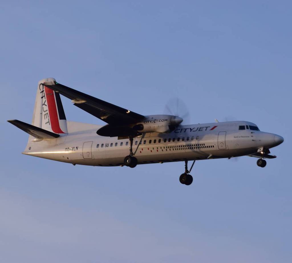 DeltaBravo33's tweet photo. Instagram : by dave.barker.5891 - OO-VLN Wx238 from ANR landing at LCY.  #Cityjet #londoncityairport #fk50 #fokker … https://t.co/Pf3US0buGu