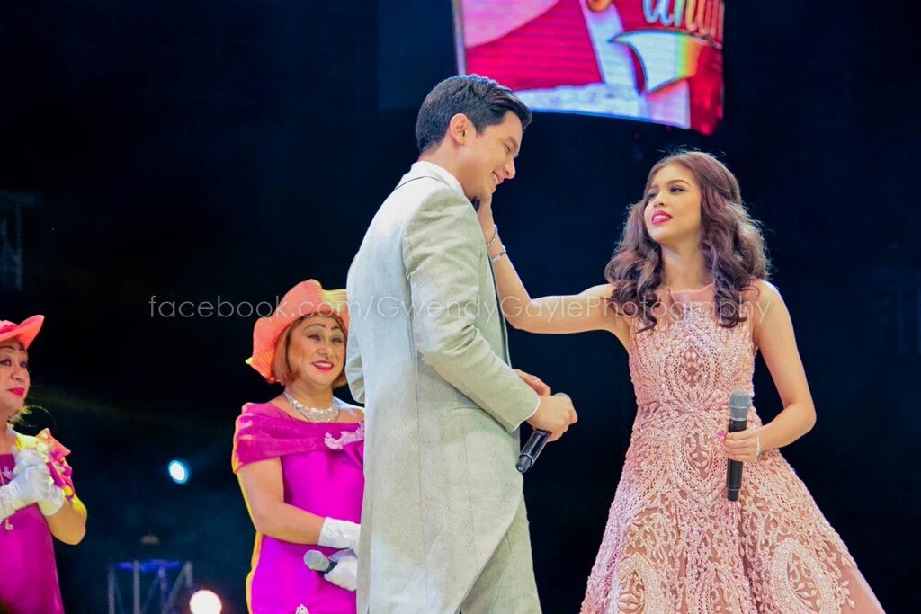 PauleenLuna7's tweet photo. There is some good in this world, and it's worth fighting for.
#ALDUBNewBeginnings https://t.co/qK2kz8HPYP