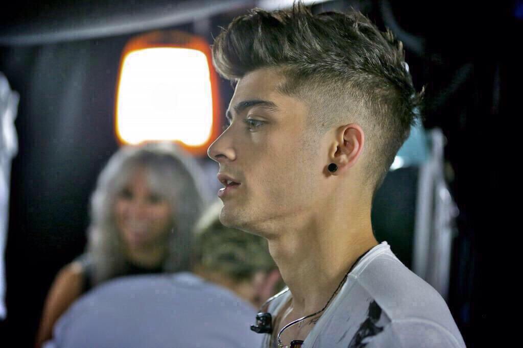 dmsomeonecool's tweet photo. RT for a solo dm with Zayn :)
mbf + rt all link in our bio

#7MonthsWithoutZayn 
#EMABiggestFans1D https://t.co/kxbnAX12xY
