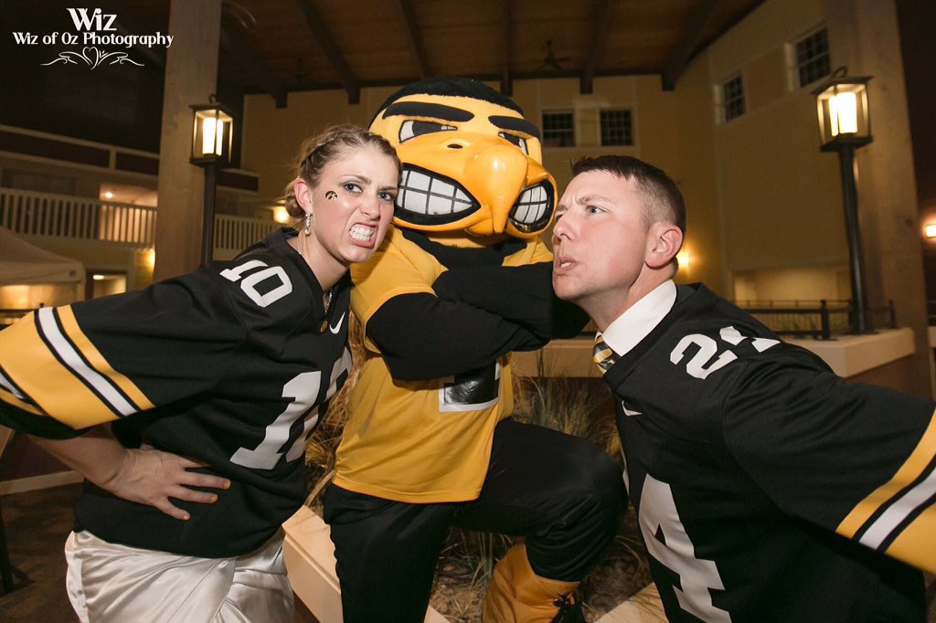 AlterationsCait's tweet photo. #CEBride KC &amp; Derek celebrating #hawkeyestyle! #hawkeyewedding #bridalalterations 
Photo Credit: @WizofOzPhoto https://t.co/xYxjYeGGvO