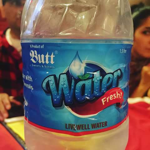 Mumtazz_Maneka's tweet photo. When you want to do business but don't have good advisors. This is what happens. #BUTTWATER and it's Fresh. https://t.co/5RV2zh1oC4