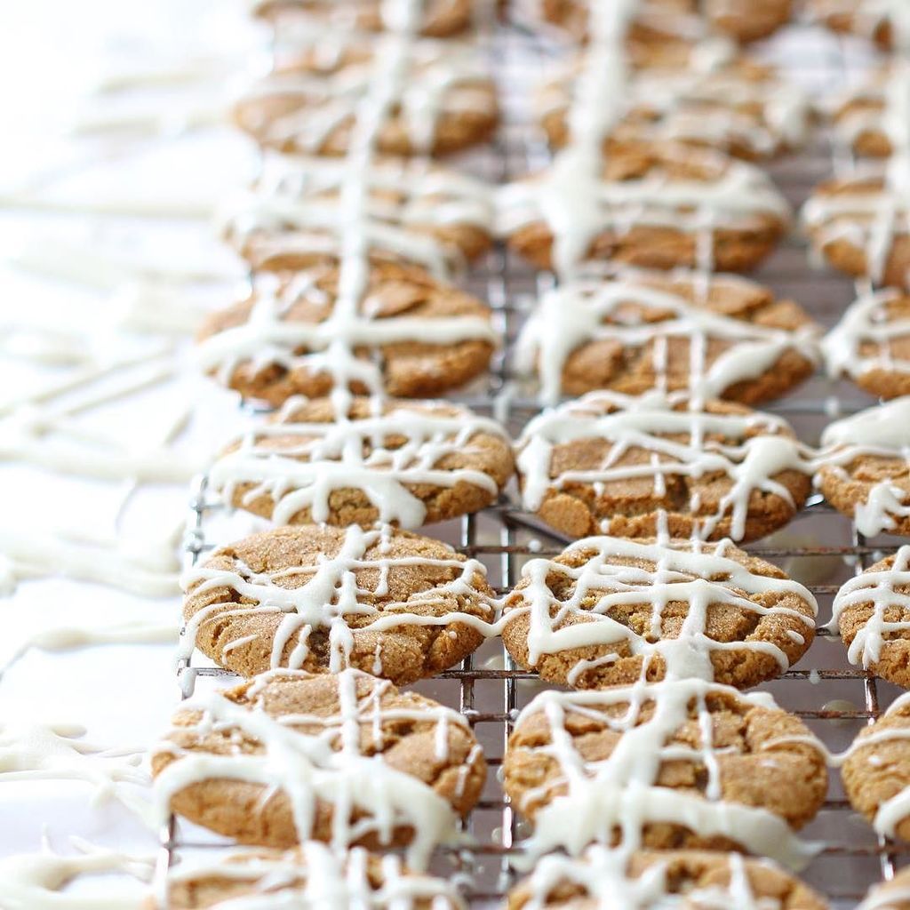 cookierookiebec's tweet photo. RT from @inspiredbycharm: #recipe https://t.co/9nA0TxP4xP Sunday baking has me all like 😍🙃😋!!! #IBCfallcookieweek … https://t.co/piHZHg3Zp5