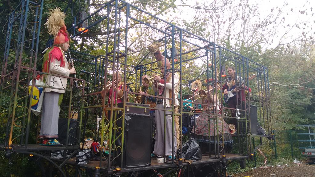 Galwigo's tweet photo. May the show begin!  #Galway @macnasIreland @galway2020 @LUCkyWaffles #IBackGalway @ThisIsGalway https://t.co/dO6CiNm2yr